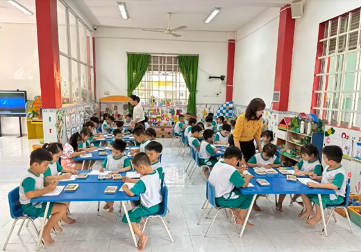 TH-Vẽ hoa mùa xuân